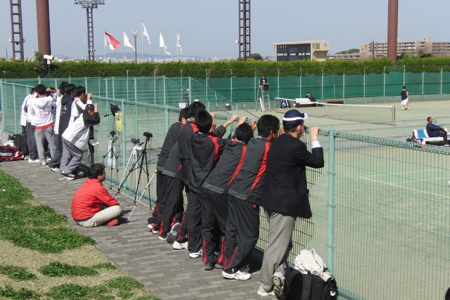 32_3_22_06.JPG - 熱戦の様子（1回戦）