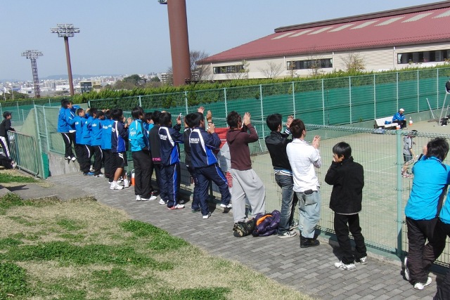 32_3_22_13.JPG - 熱戦の様子（1回戦）