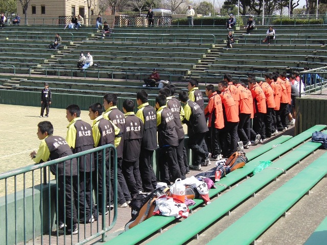 32_3_22_33.JPG - 熱戦の様子（1回戦）