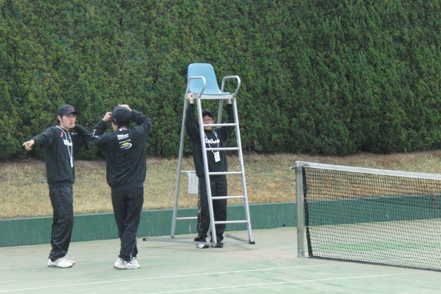 32_3_23_03.JPG - 試合前の準備