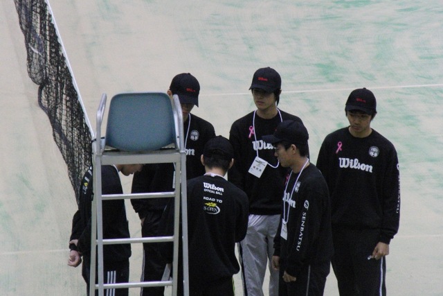 32_3_23_07.JPG - 試合前の準備