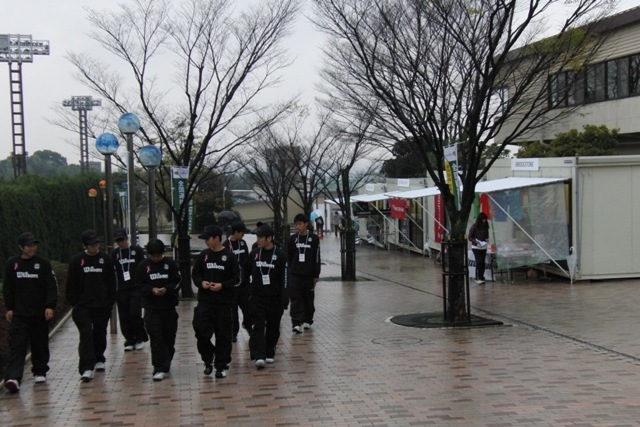 32_3_23_08.JPG - 試合前の準備