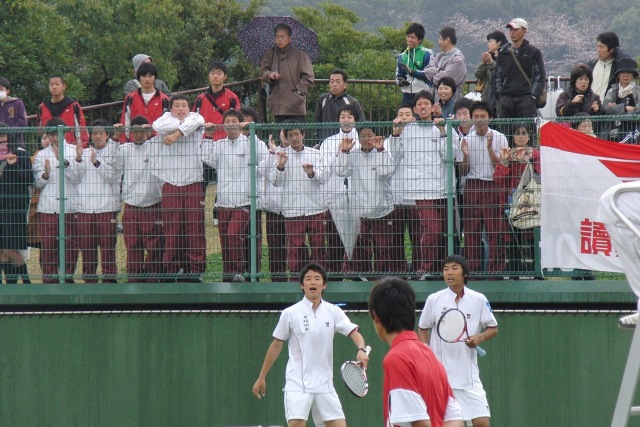 32_3_23_10.JPG - 熱戦の様子（2回戦）