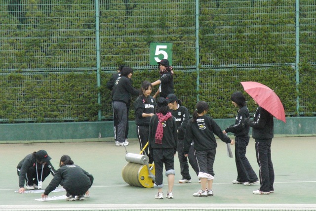 32_3_23_43.JPG - 雨の合間を縫って懸命の水取り