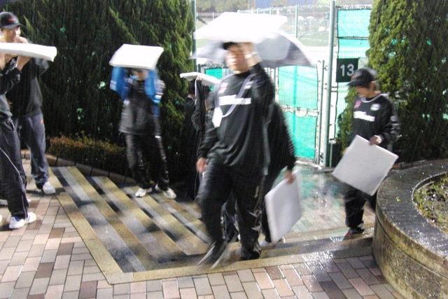 32_3_23_55.JPG - 中断　　室内へ