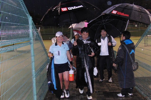 32_3_23_57.JPG - 中断　室内へ