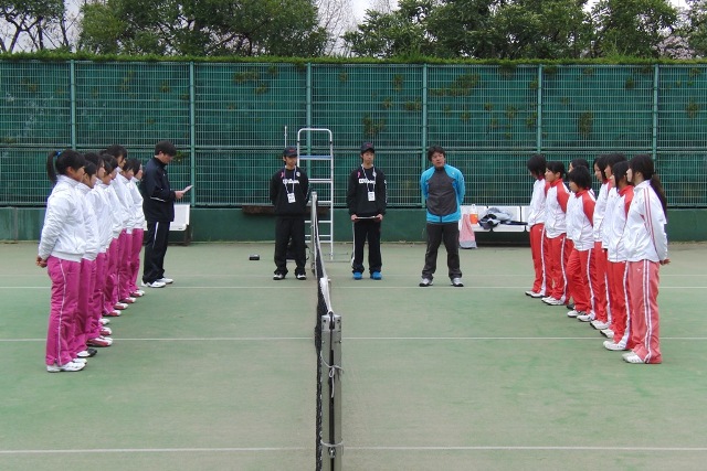 32_3_24_14.JPG - 熱戦の様子（3回戦）。悪天のため8ゲームで行われました。