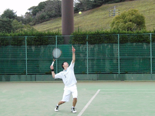 32_3_24_32.JPG - 熱戦の様子（3回戦）。悪天のため8ゲームで行われました。