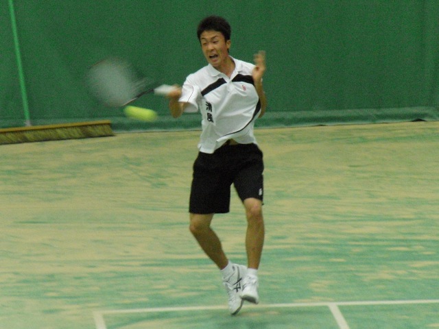 32_3_24_38.JPG - 熱戦の様子（3回戦）。悪天のため8ゲームで行われました。