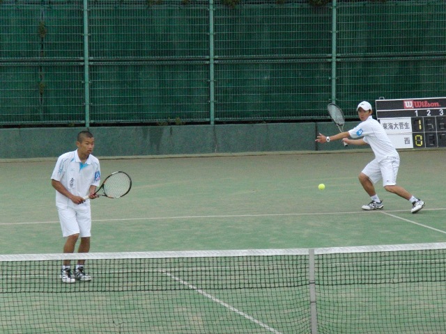 32_3_24_49.JPG - 熱戦の様子（3回戦）。悪天のため8ゲームで行われました。