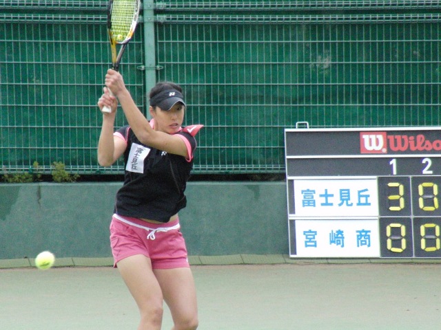 32_3_25_24.JPG - 熱戦の様子（準々決勝・準決勝）