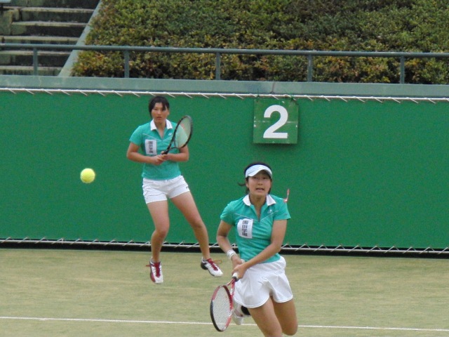 32_3_25_48.JPG - 熱戦の様子（準々決勝・準決勝）